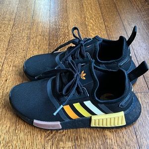 Adidas NMD R1 black size Youth4.5